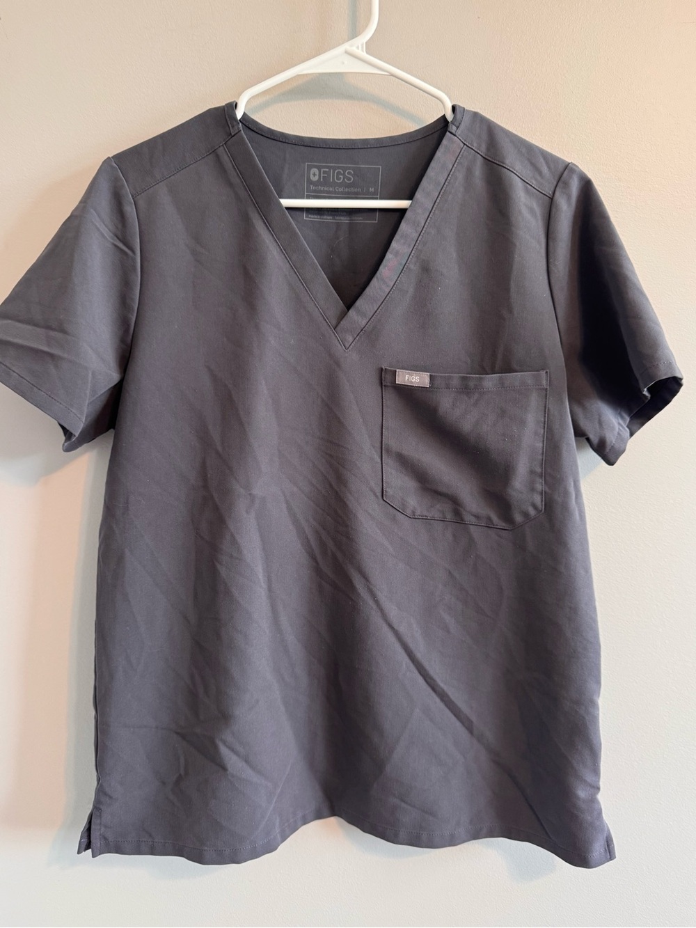 FIGS Technical Collection Scrub Top Gray V-Neck Pocket Size Medium